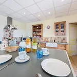 Les Jardins De Bouteille بيت للعطل *
