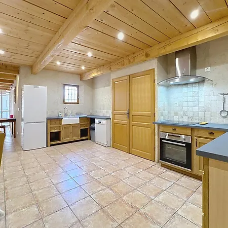 Les Jardins De Bouteille 度假居 *