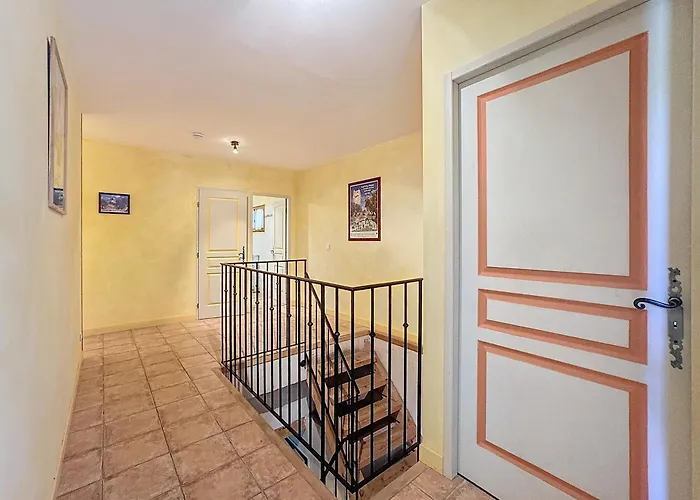 بيت للعطل Les Jardins De Bouteille *