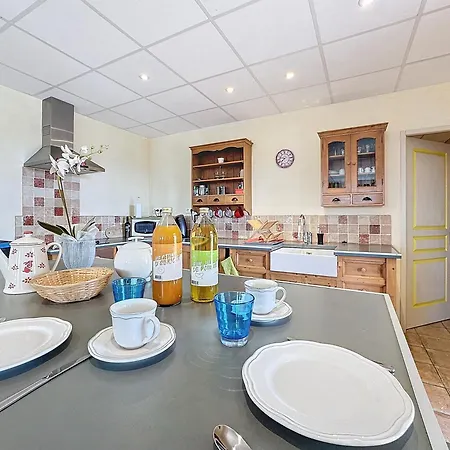 Les Jardins De Bouteille Holiday home *