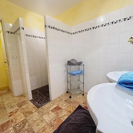 Les Jardins De Bouteille Casa vacanze *