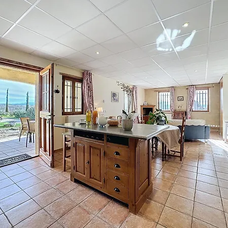 Les Jardins De Bouteille Holiday home *