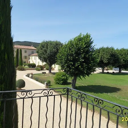 בית נופש Les Jardins De Bouteille מנוסק