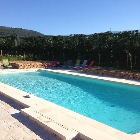 Les Jardins De Bouteille * מנוסק